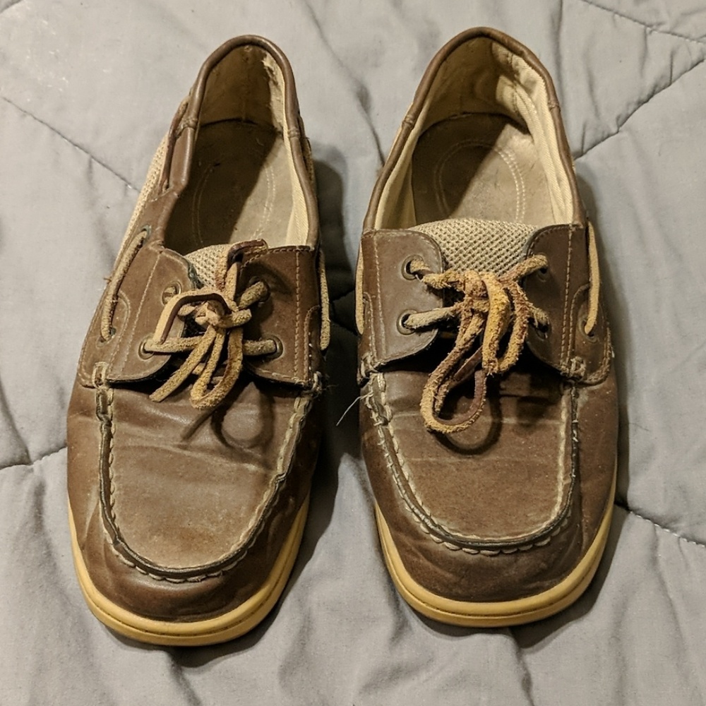 Women's boat shoes